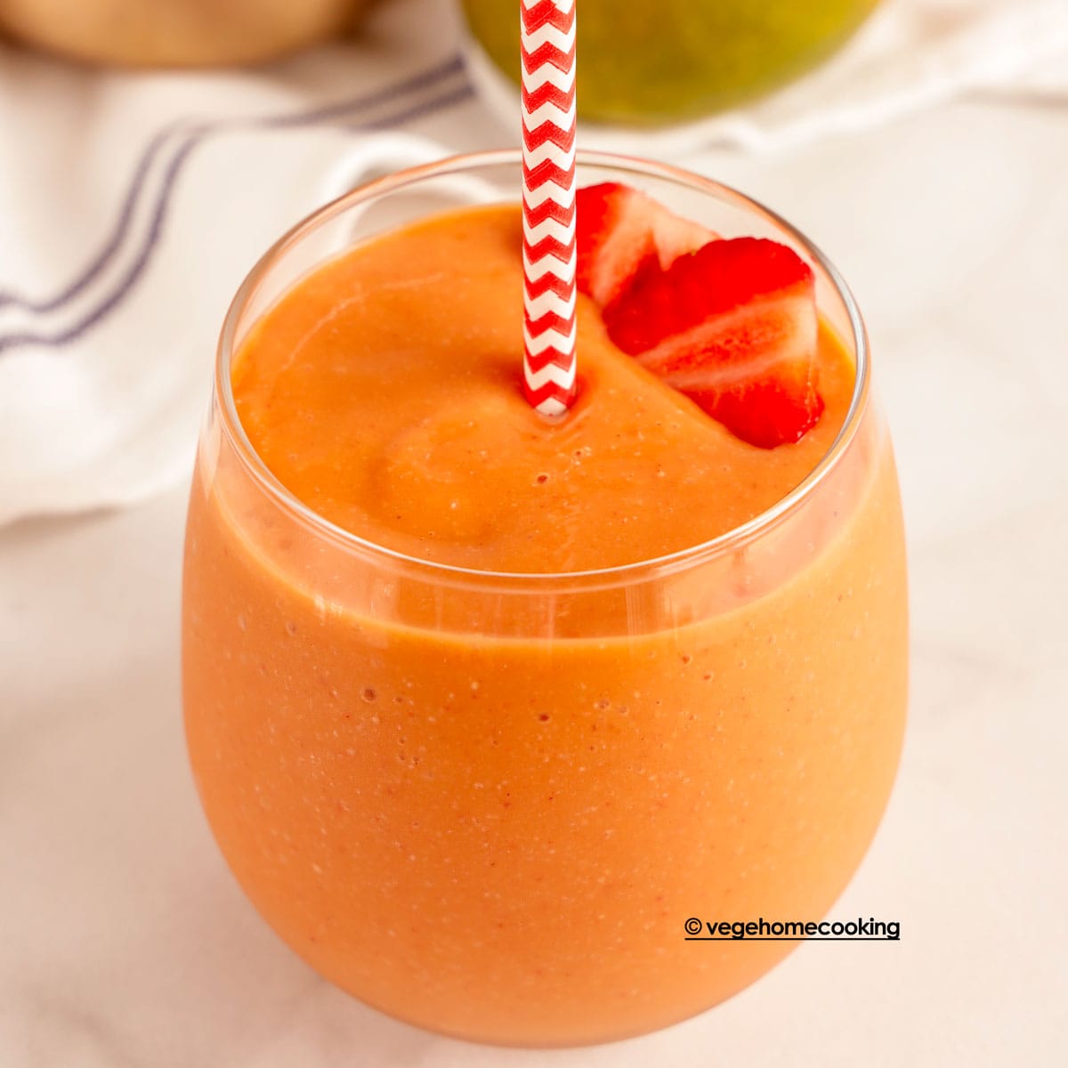 Dairy-Free Strawberry Mango Smoothie: Your Tropical Escape